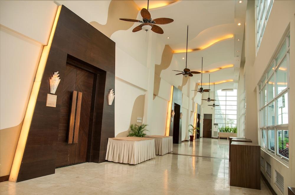 Hotel Santika Bangka Pangkal Pinang Extérieur photo